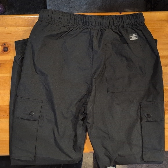 Southpole Black Snow Pants With Cuffs And Pockets And Drawstrings - Picture 2 of 4